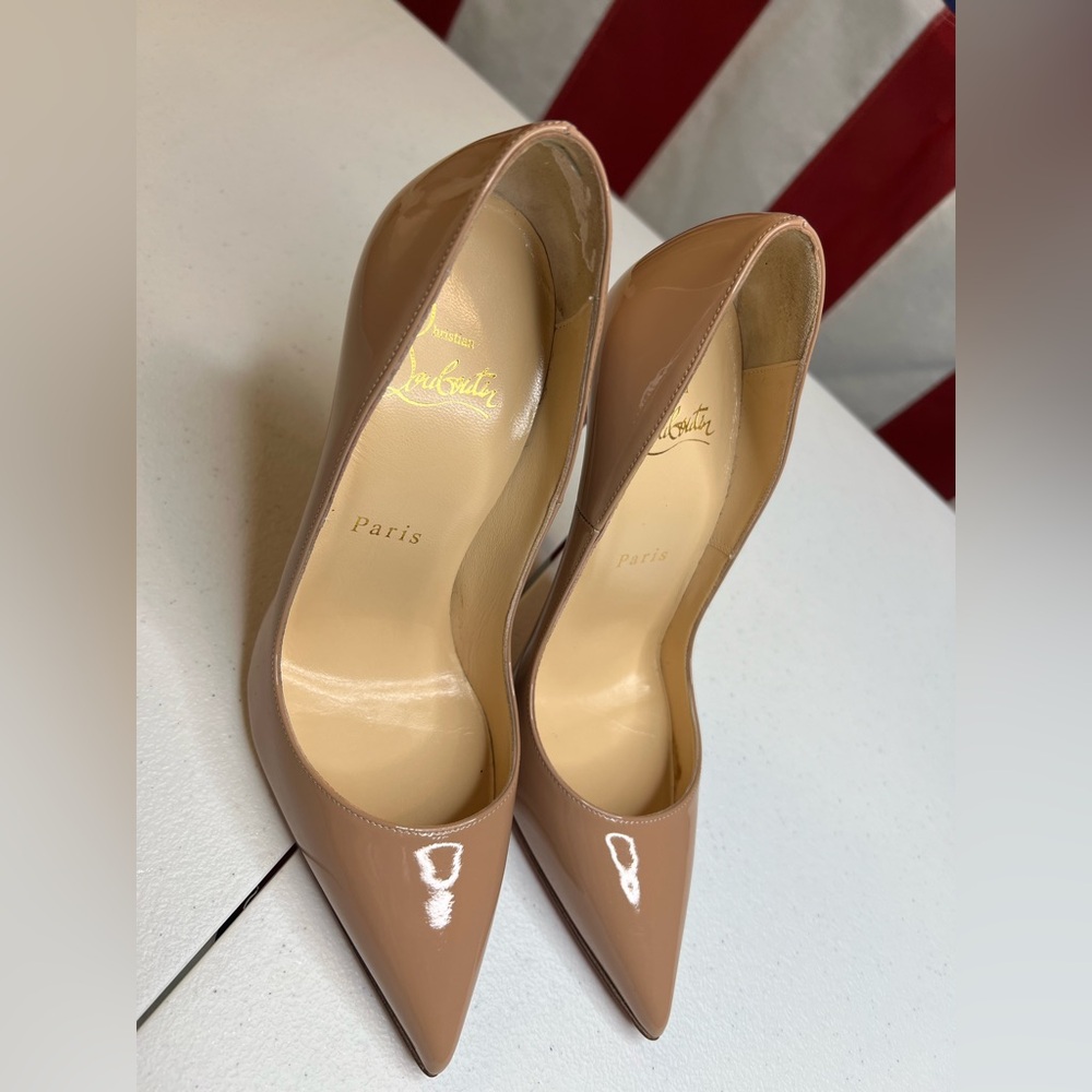 Christian Louboutin So Kate Heel, size 6